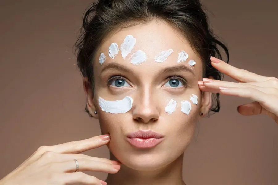 چه محصولی را برای مراقبت دور چشم انتخاب کنیم؟