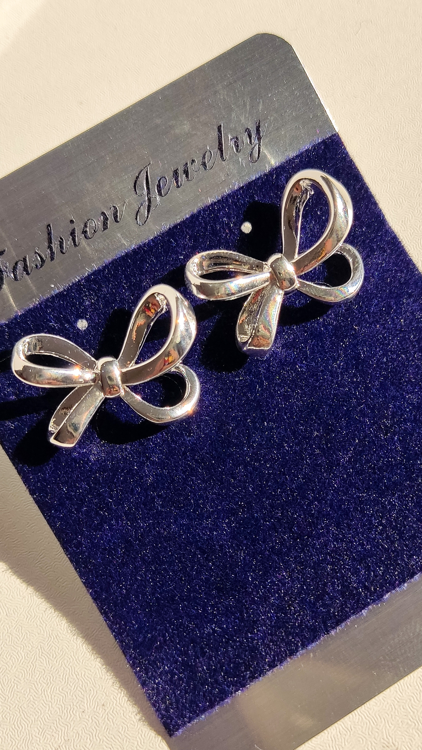 گوشواره میخی